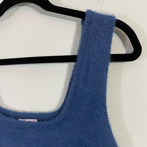 Lola May Women's Blue Fluffy Knit Soft Square Neck Cropped Top Size 8 - Picture 2 of 8
